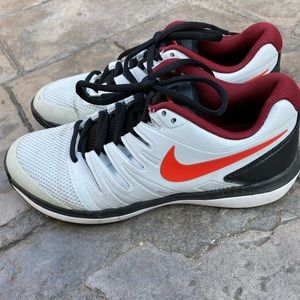 White Nike Men’s Sneakers